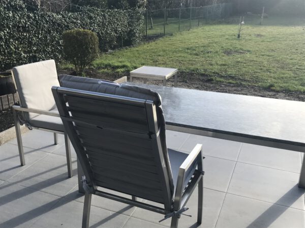 Massiver Hochlehner-Sessel aus Edelstahl für den dauerhaften Verbleib im Aussenbereich. – Bild 7