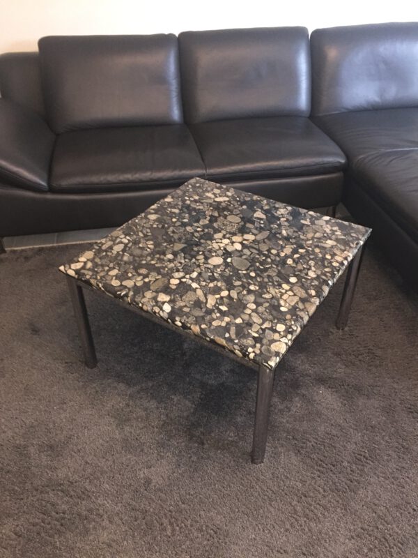 Couch oder Beistelltisch aus verchromten Stahl mit Natursteinplatte in 75x75cm – Bild 4